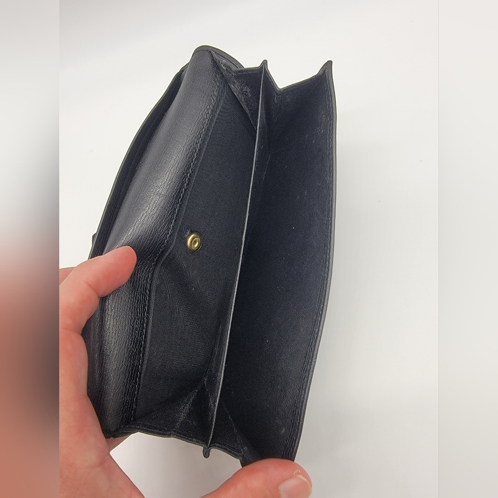 Authentic Preowned Gucci Bifold - Picture 16 of 16
